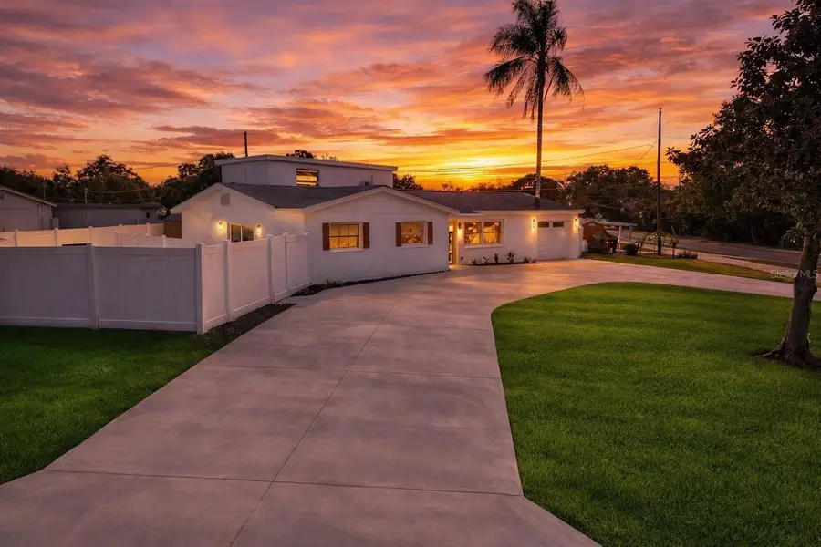 651 20th Street Nw, Largo, FL 33770 - #3