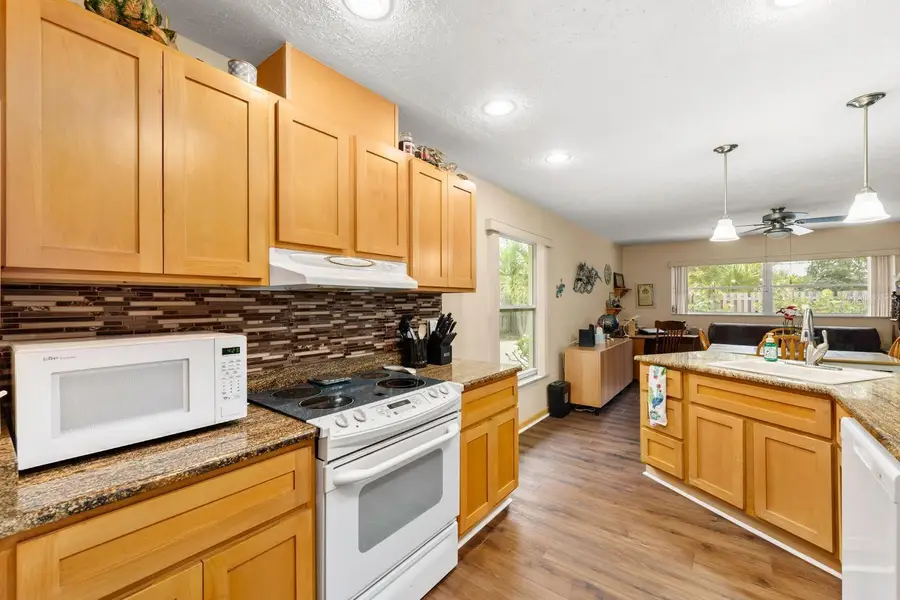 13941 Kimberly Drive, Largo, FL 33774 - #2