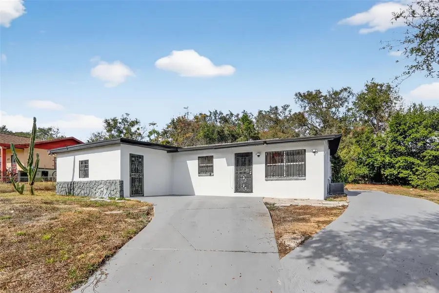 101 W Celeste Street, Apopka, FL 32703 - #3