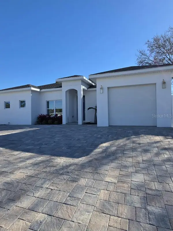 8766 94th Avenue, SEMINOLE, FL 33777