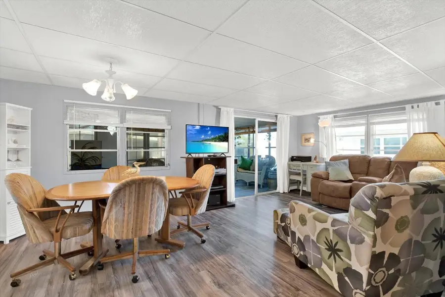 7880 54th Avenue N #17, Saint Petersburg, FL 33709 - #3