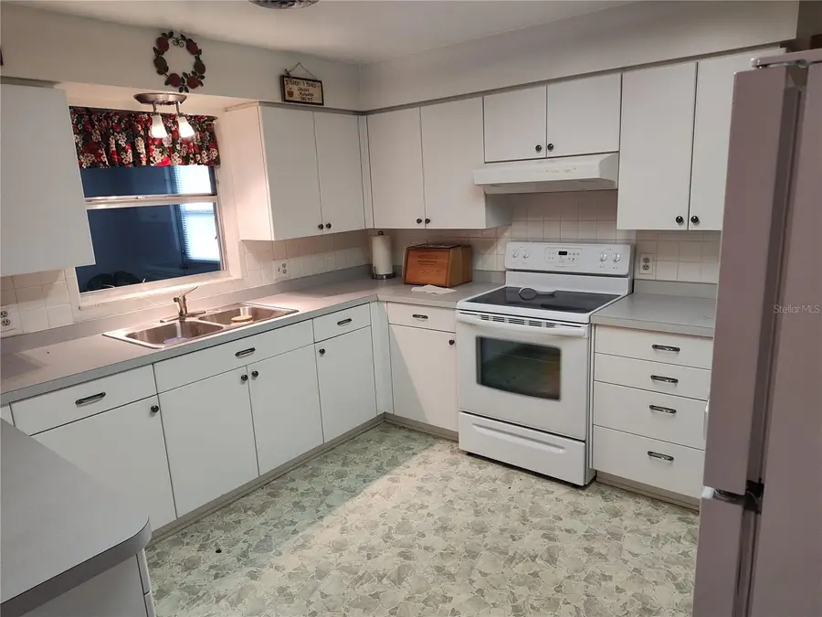 38247 3rd Avenue, Zephyrhills, FL 33542 - #2