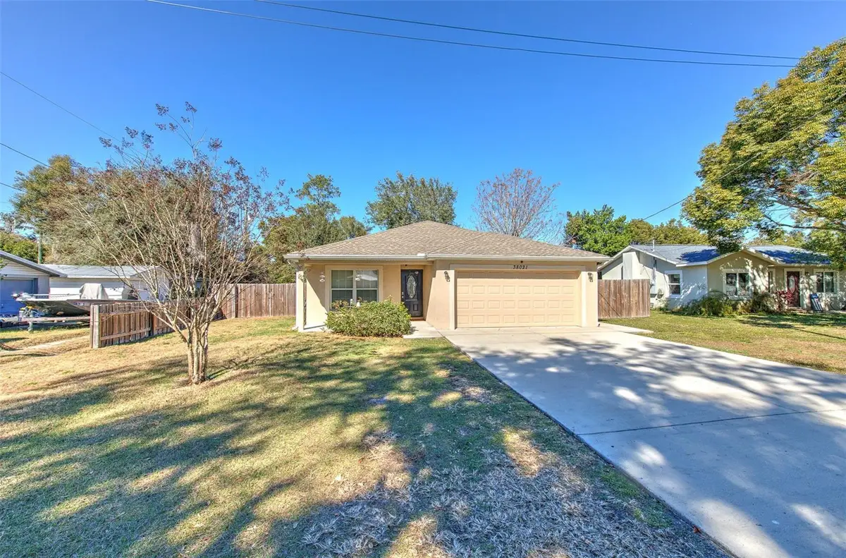 38021 10 Th Ave, Zephyrhills, FL 33542 - #1