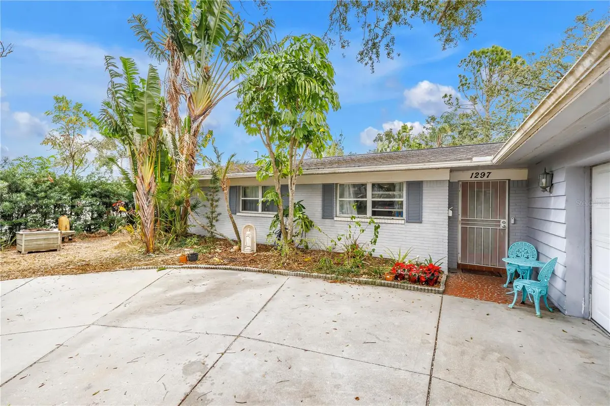 1297 Eden Isle Boulevard Ne, Saint Petersburg, FL 33702 - Image #1