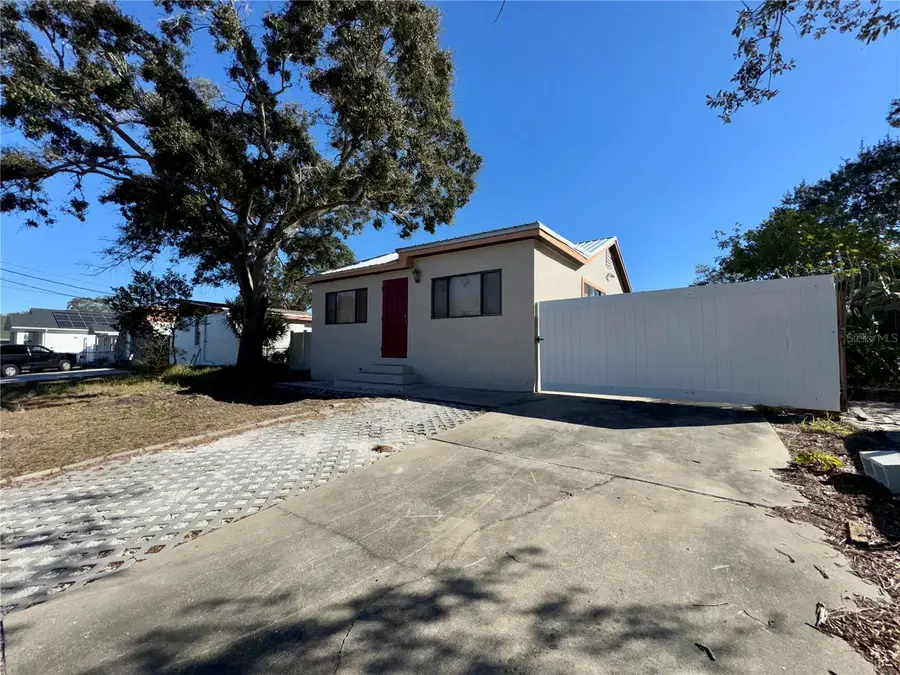 9805 N 46th Street, Tampa, FL 33617 - #2