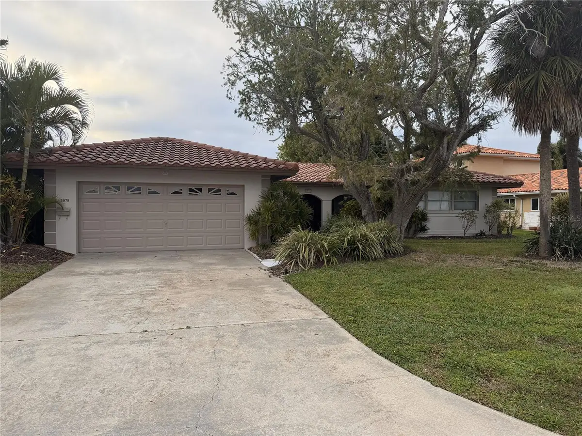 2075 Kansas Avenue Ne, Saint Petersburg, FL 33703 - #1