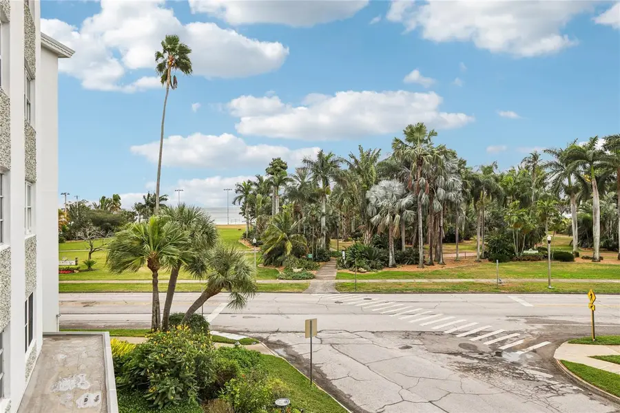 1100 N Shore Drive Ne #304, Saint Petersburg, FL 33701 - Image #2