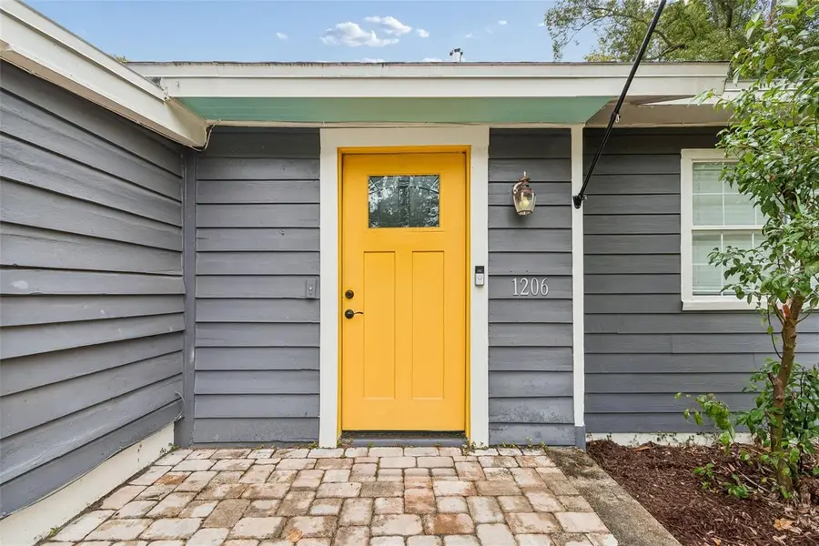 1206 E Crenshaw Street, Tampa, FL 33604 - Image #2