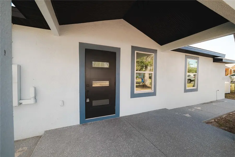 8508 Sunbeam Ln, Tampa, FL 33615 - Image #2