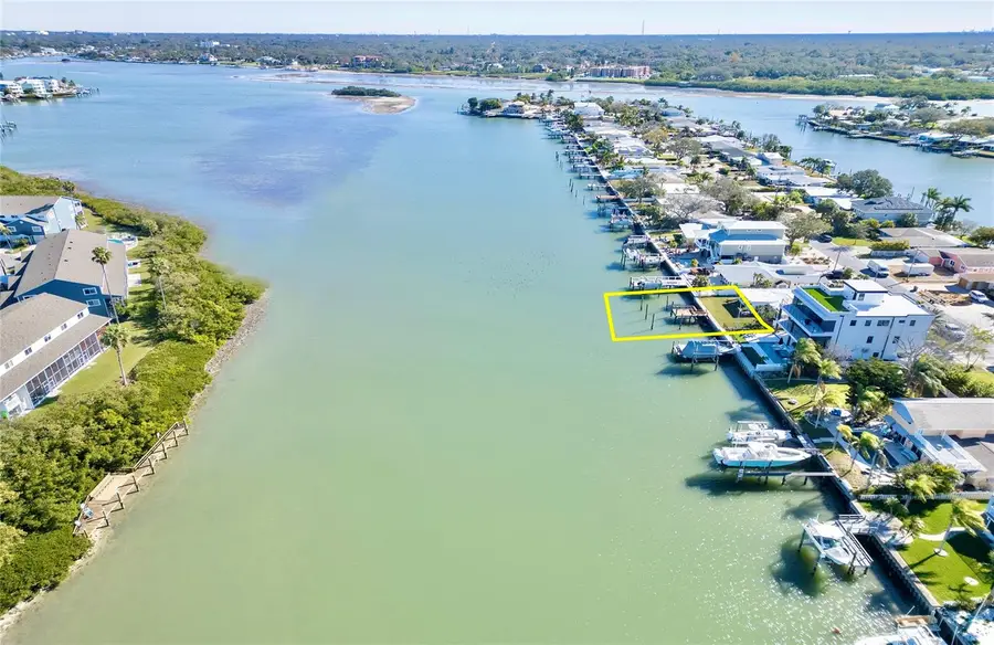 322 La Hacienda Drive, Indian Rocks Beach, FL 33785 - Image #3