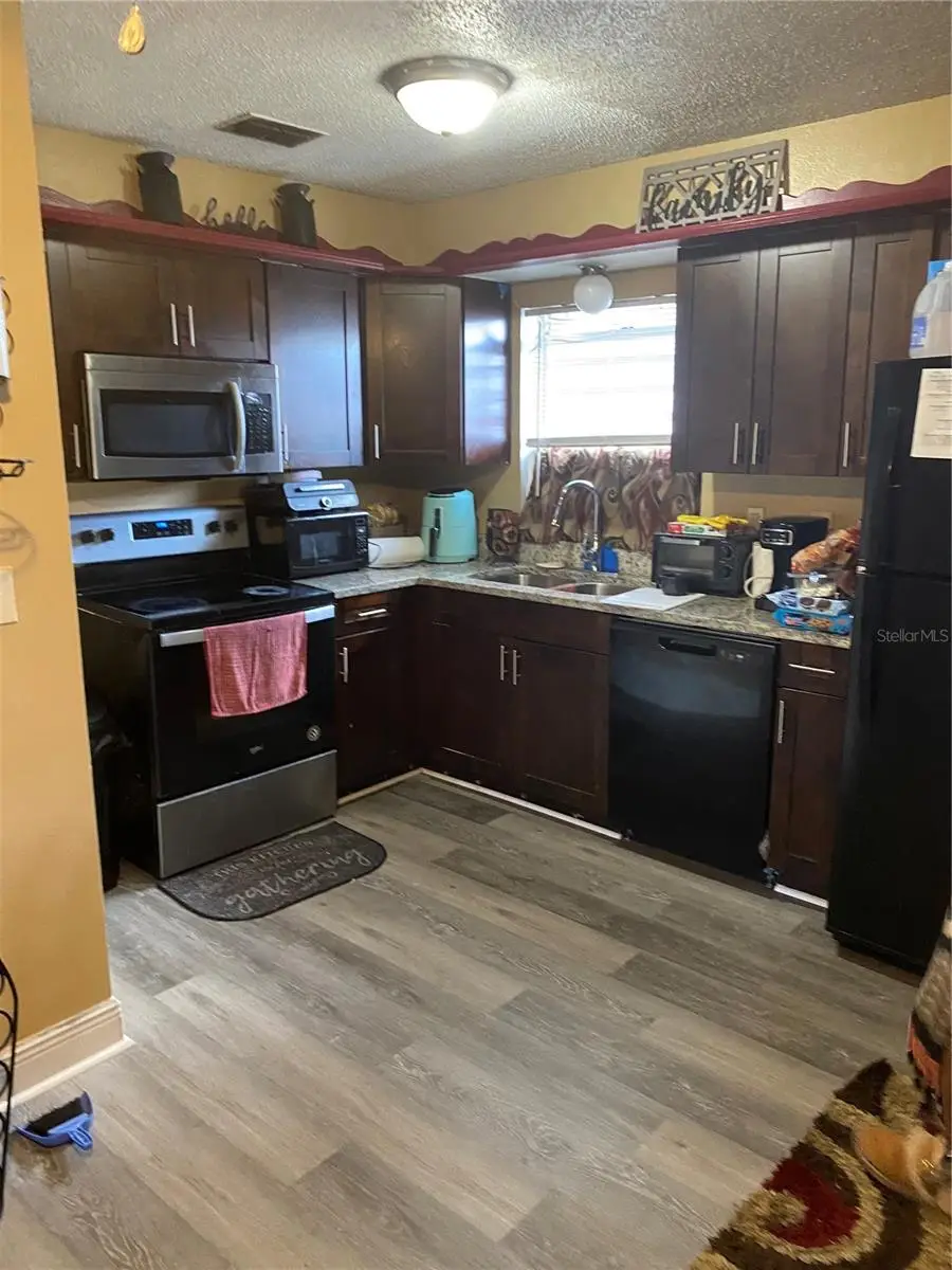 5520 20th Street, Zephyrhills, FL 33542 - Image #3