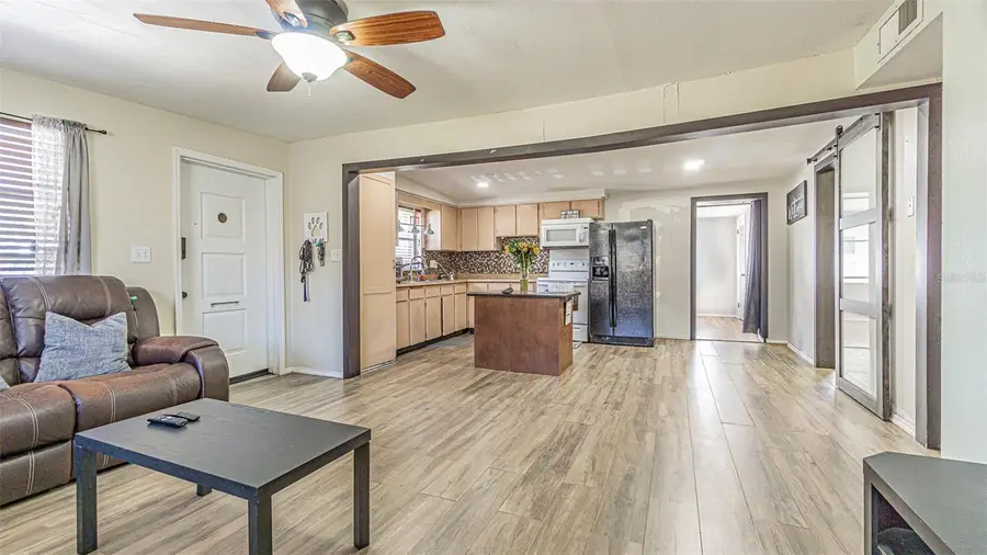 5511 10th Street, Zephyrhills, FL 33542 - Image #3