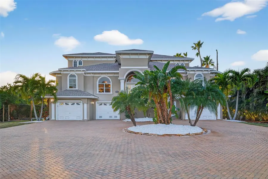 8880 Commodore Drive, Seminole, FL 33776 - Image #3