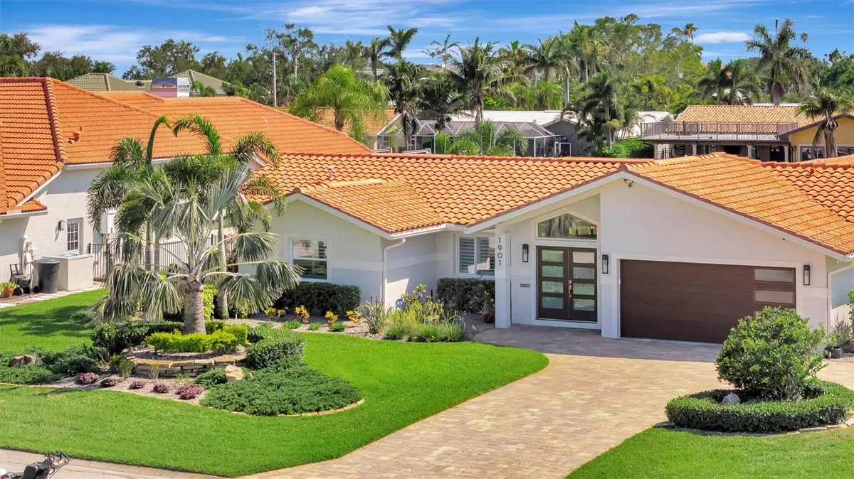 1901 Kansas Avenue Ne, Saint Petersburg, FL 33703 - Image #1