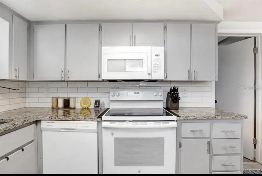 9040 Lunar Lane, Port Richey, FL 34668 - Image #3