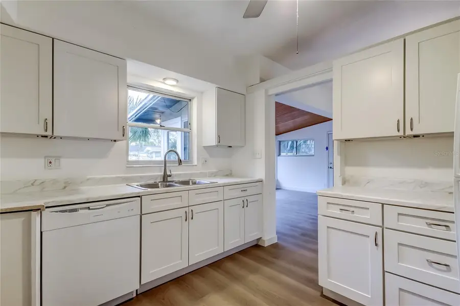 1000 39th Avenue Ne, Saint Petersburg, FL 33703 - #2