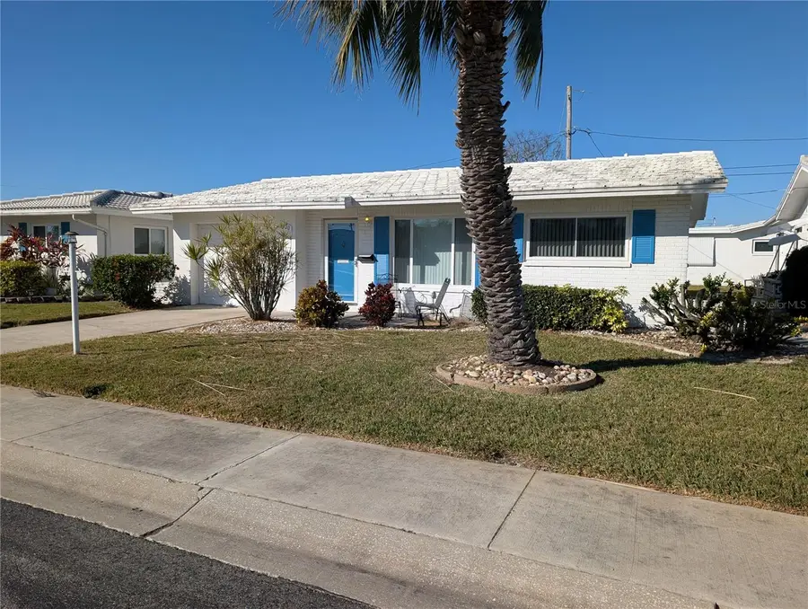 9620 44th Street N, Pinellas Park, FL 33782 - #2