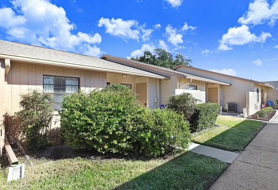 38429 Cottonwood Place, Zephyrhills, FL 33542 - Image #2