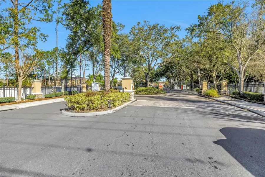 8517 Edgewater Place Boulevard, Tampa, FL 33615 - Image #2