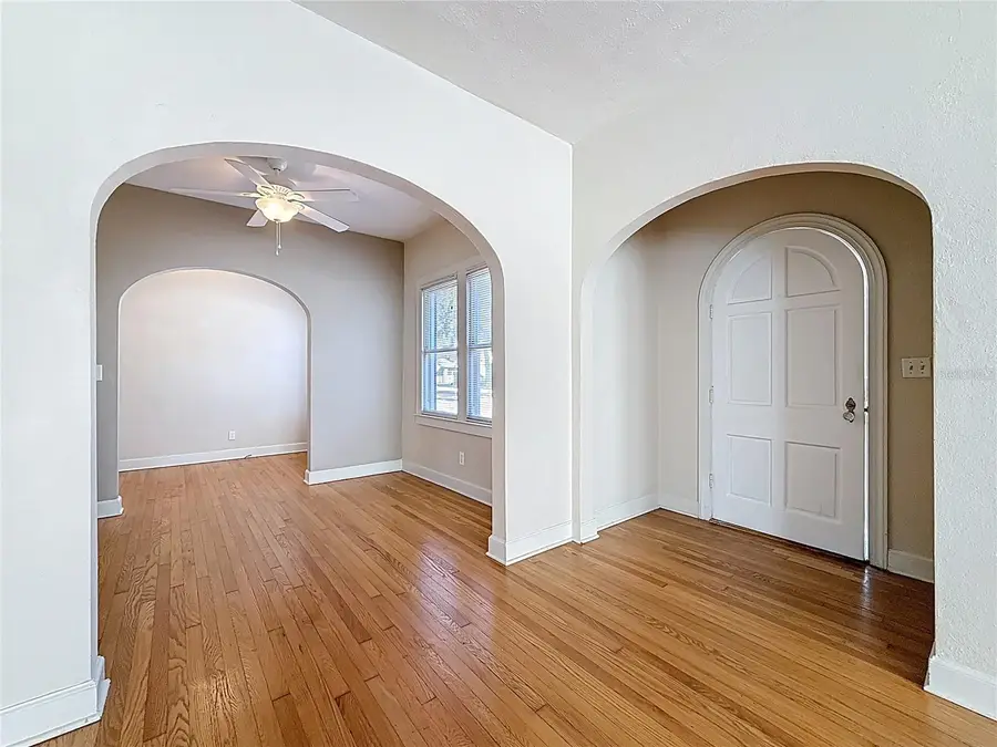 1136 12th Street N, Saint Petersburg, FL 33705 - #2