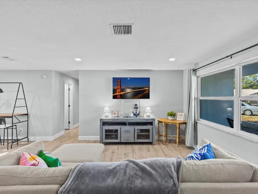 2573 Redwood Circle, Clearwater, FL 33763 - Image #3