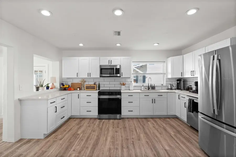 775 39th Avenue Ne, Saint Petersburg, FL 33703 - Image #3