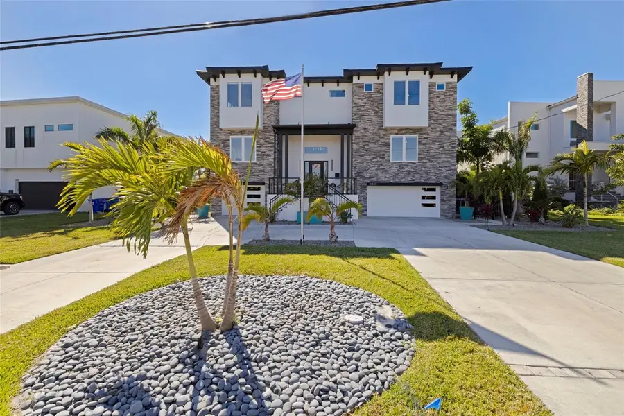 3830 Shore Acres Boulevard Ne, Saint Petersburg, FL 33703 - #3