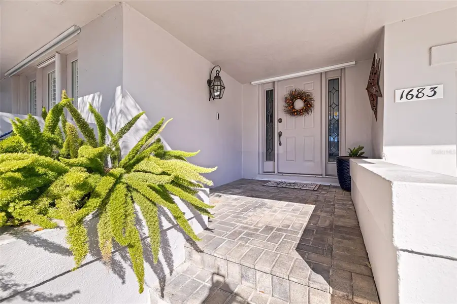 1683 Watermark Circle Ne, Saint Petersburg, FL 33702 - Image #2