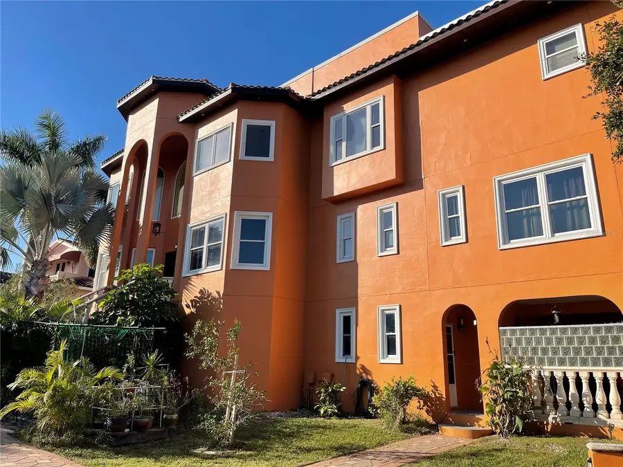 9017 Baywood Park Drive, Seminole, FL 33777 - Image #2