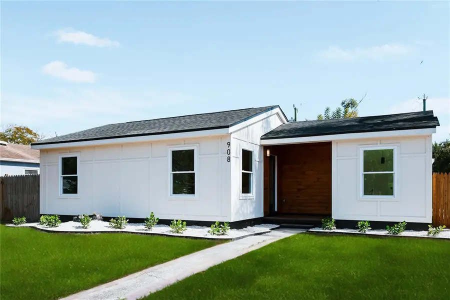 908 61st Street S, Gulfport, FL 33707 - #3