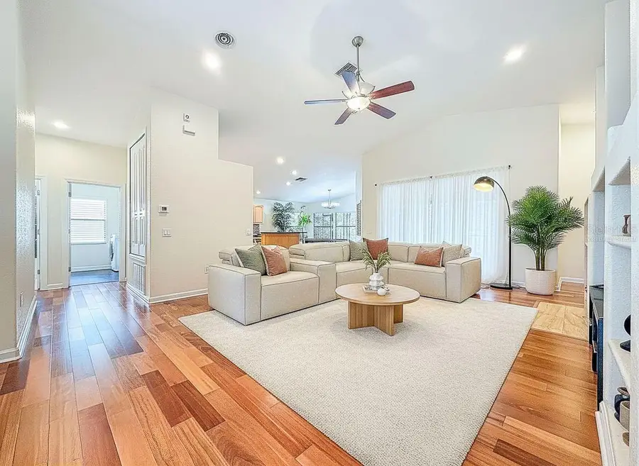 588 Bay St, Palm Harbor, FL 34683 - #3