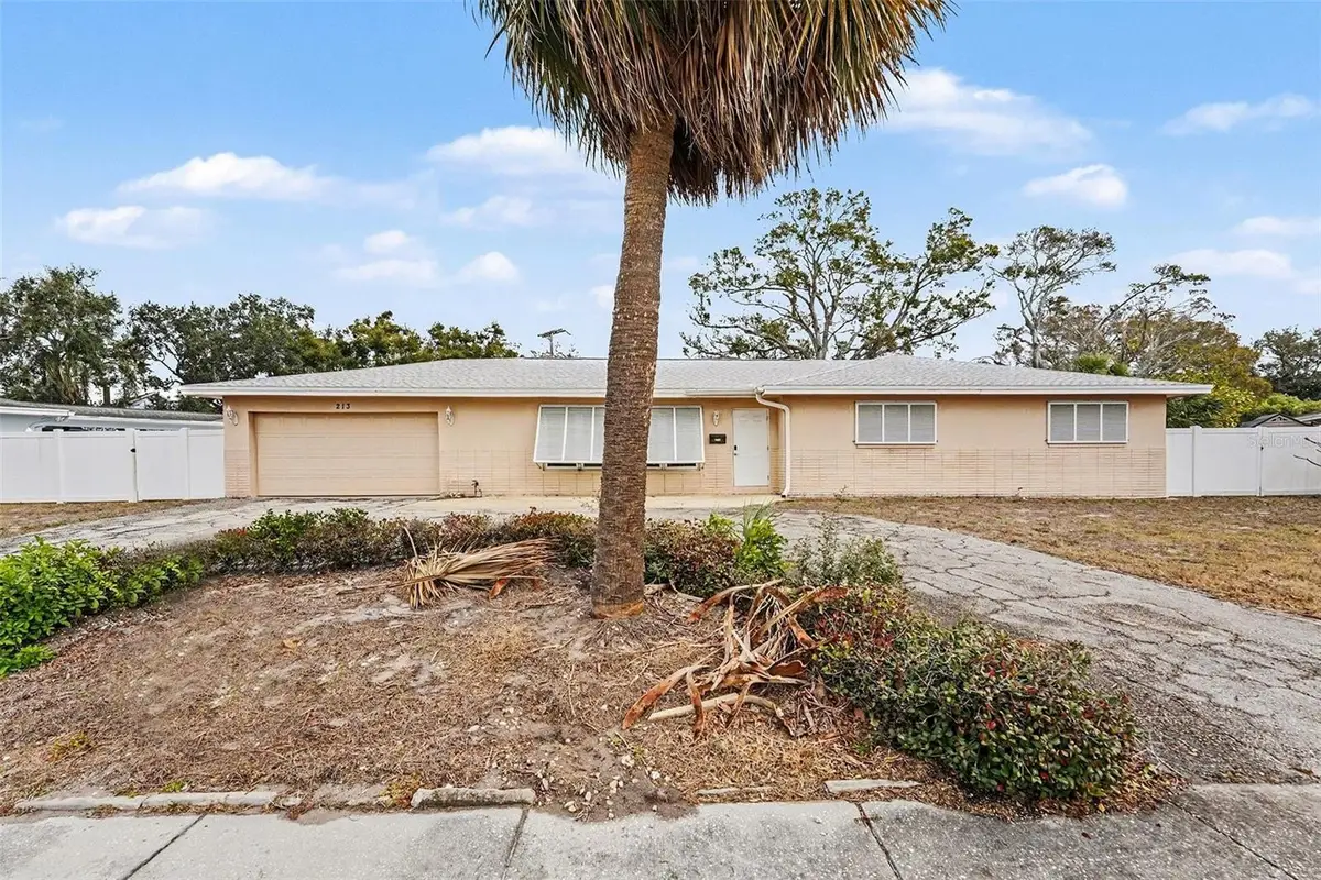213 Park Street N, Saint Petersburg, FL 33710 - #1