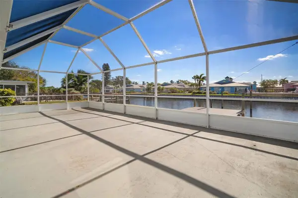 910 Spindle Palm Way, APOLLO BEACH, FL 33572