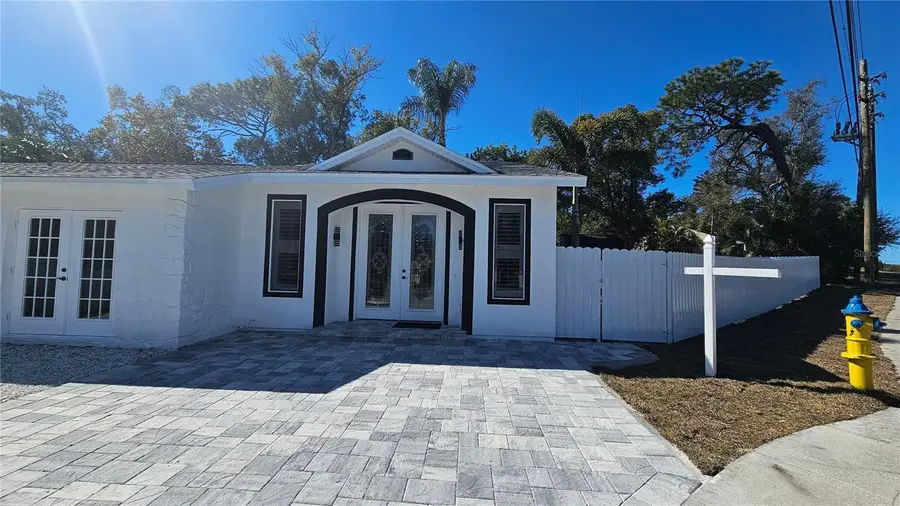 1092 N Florida Avenue, Tarpon Springs, FL 34689 - Image #2