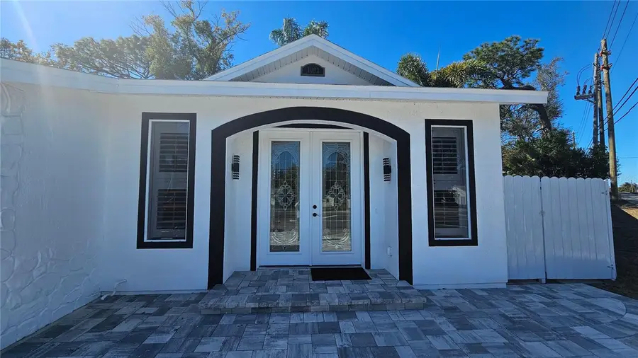 1092 N Florida Avenue, Tarpon Springs, FL 34689 - Image #3