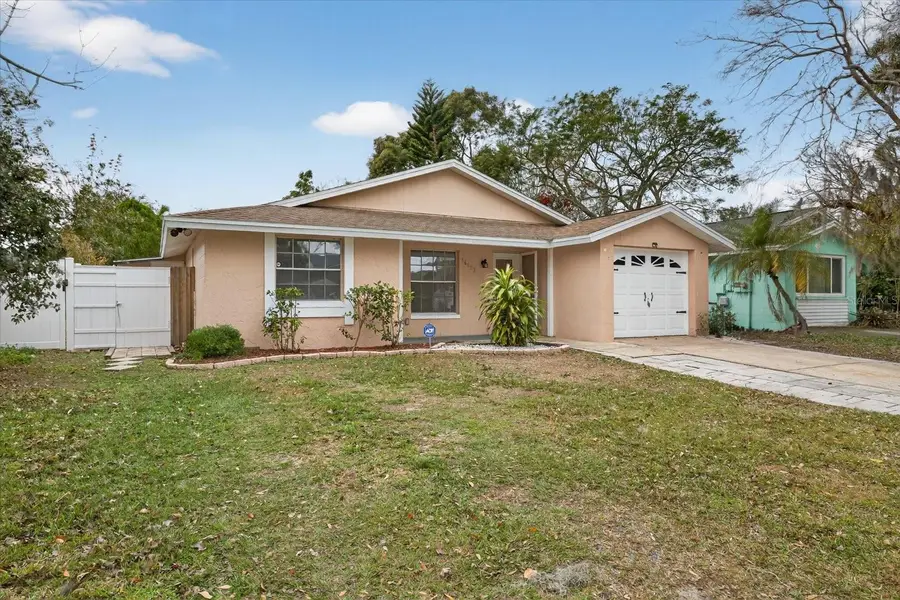 16112 Foxfire Drive, Tampa, FL 33618 - Image #2