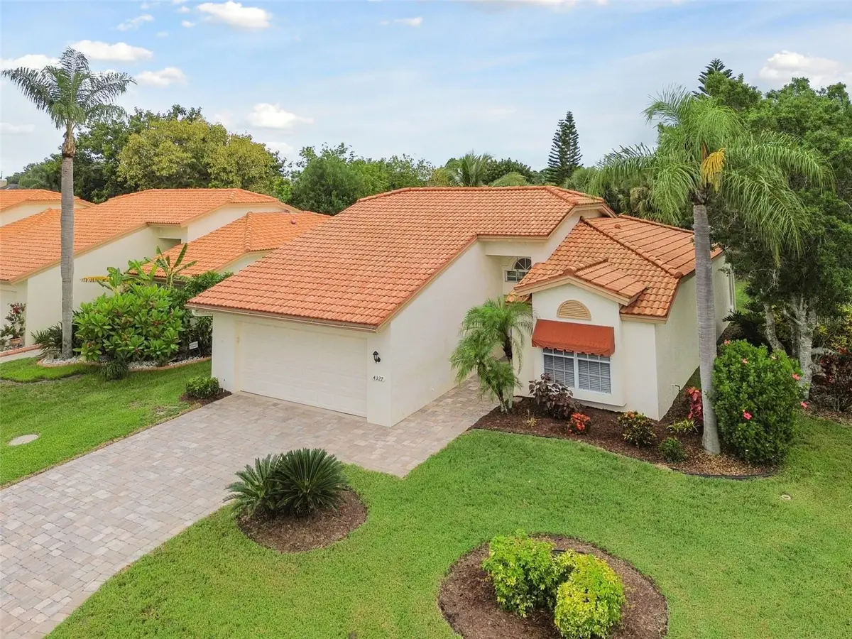 4327 Murfield Drive E, Bradenton, FL 34203 - Image #1