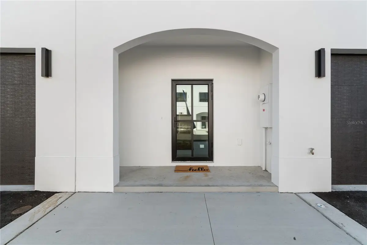 4350 Cambio Gardens Court, Tampa, FL 33610 - Image #1