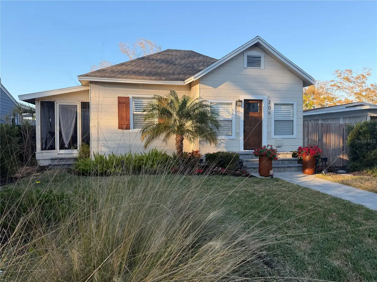 209 35th Avenue N, Saint Petersburg, FL 33704 - #1