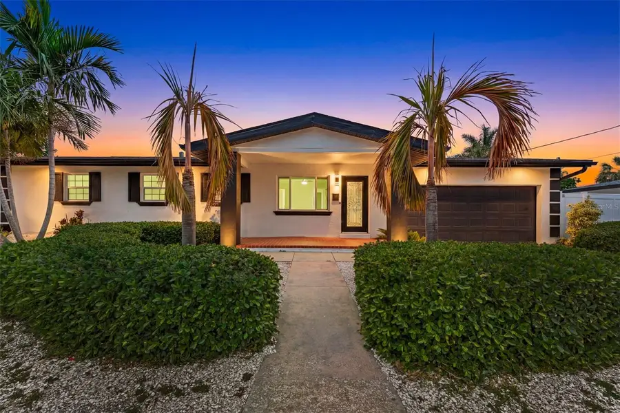 4440 Huntington Street Ne, Saint Petersburg, FL 33703 - #2