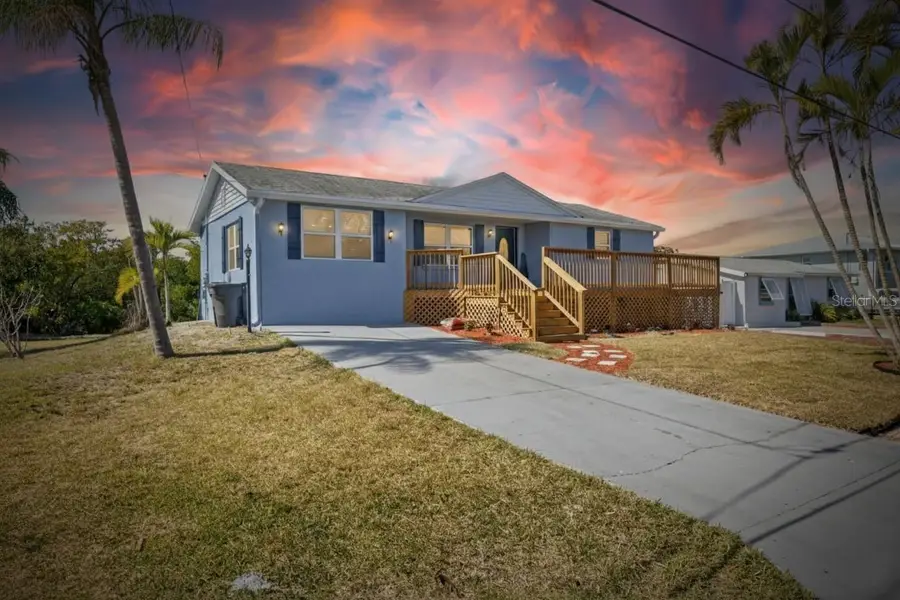 827 Seabreeze Drive, Ruskin, FL 33570 - #2