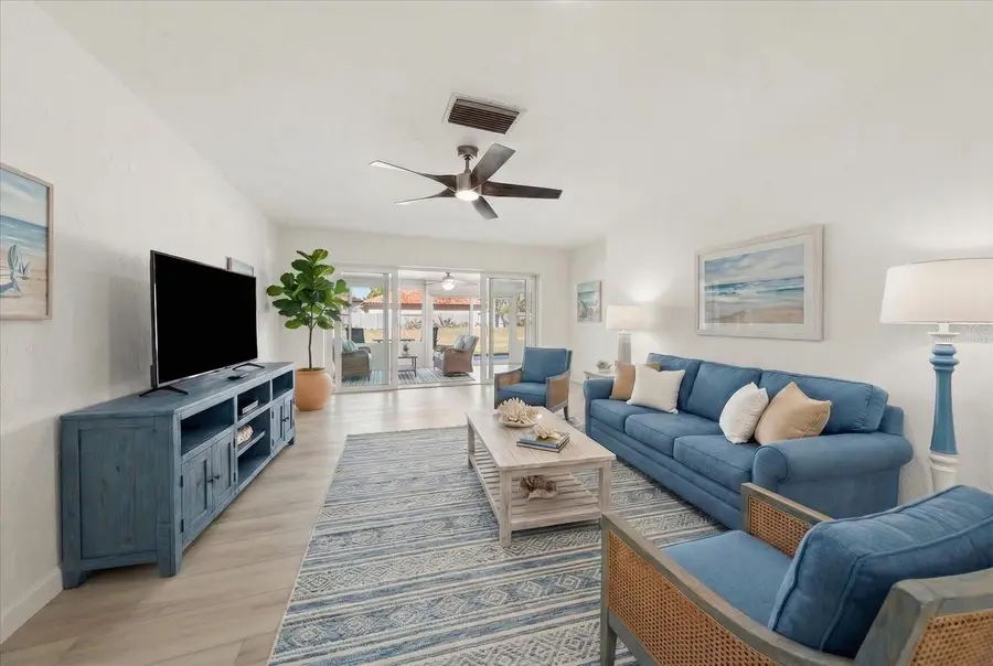 383 Boca Ciega Point Boulevard N, Saint Petersburg, FL 33708 - Image #2