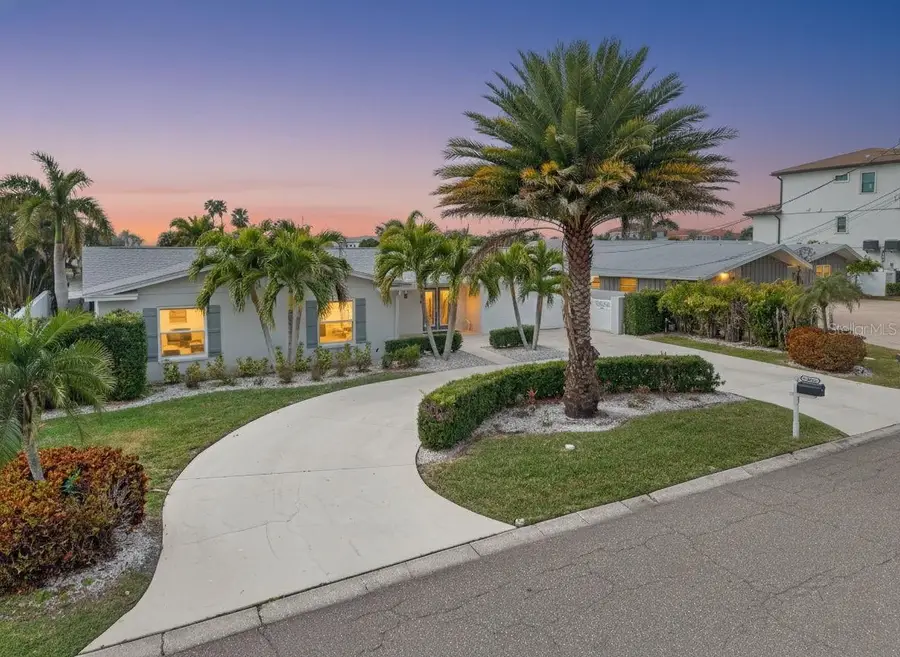 136 Windward Island, Clearwater Beach, FL 33767 - #2