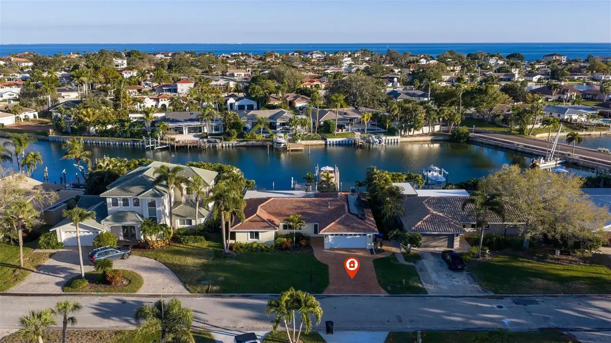 2024 Massachusetts Avenue Ne, Saint Petersburg, FL 33703 - #1