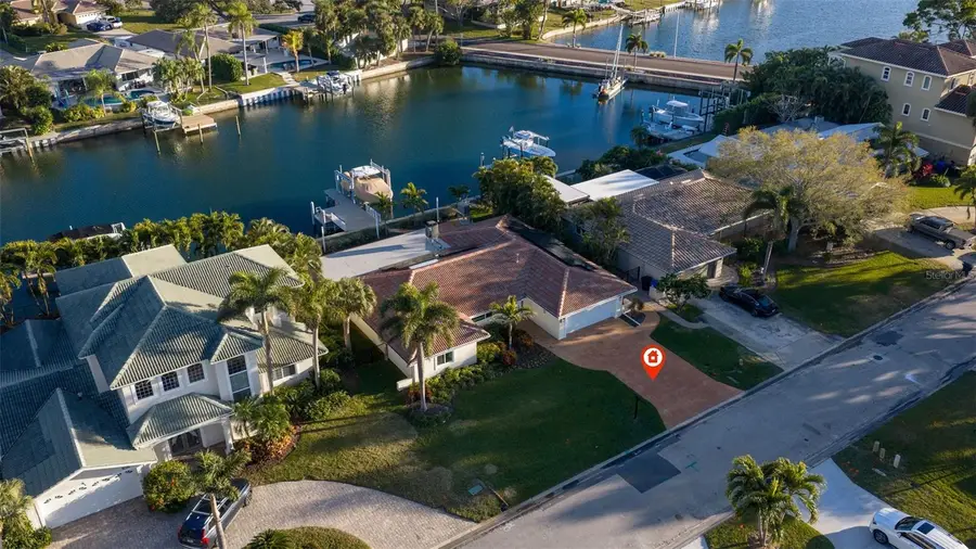 2024 Massachusetts Avenue Ne, Saint Petersburg, FL 33703 - #2