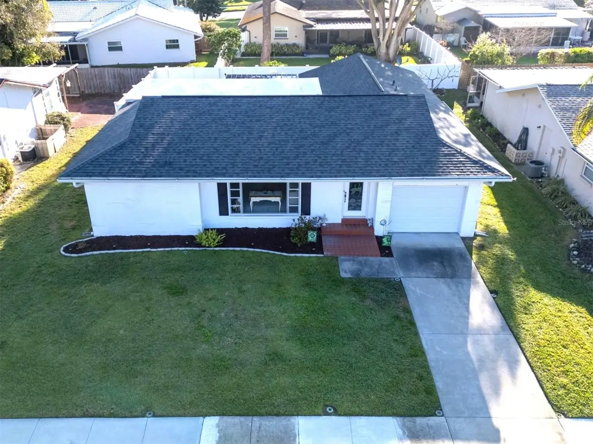 811 Helmsman Way, Palm Harbor, FL 34685 - #1