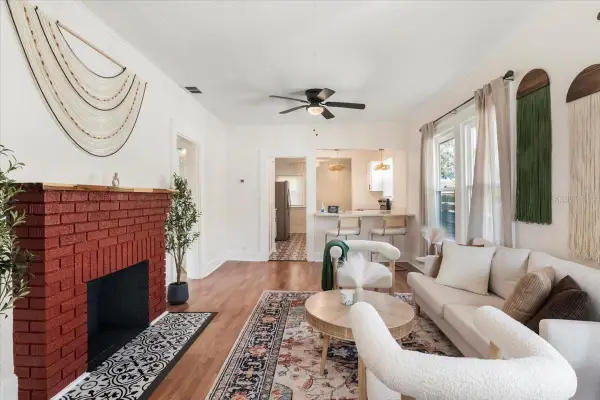 1131 10th Avenue S, ST PETERSBURG, FL 33705