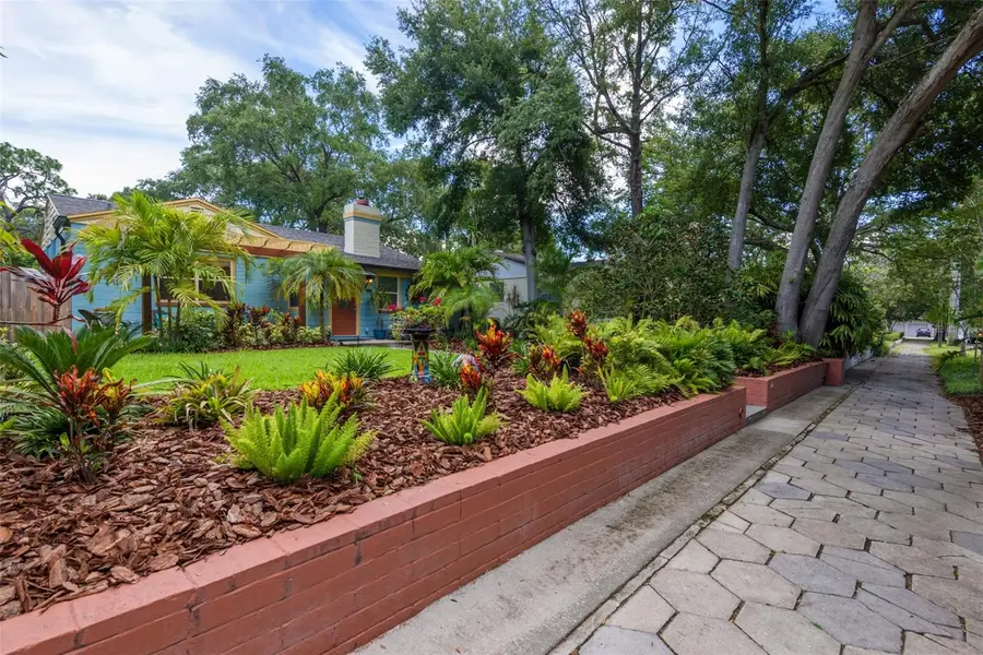 135 17th Avenue N, Saint Petersburg, FL 33704 - #2