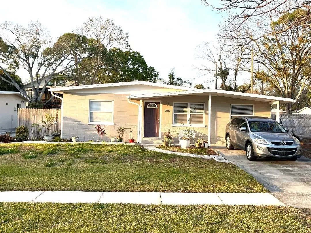 225 83rd Avenue Ne, Saint Petersburg, FL 33702 - #1