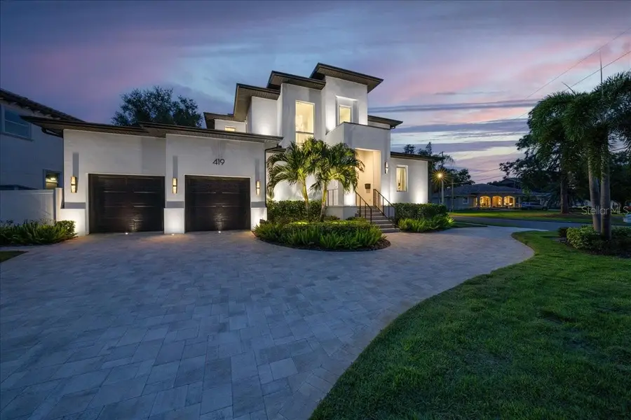 419 Bayview Drive Ne, Saint Petersburg, FL 33704 - #2